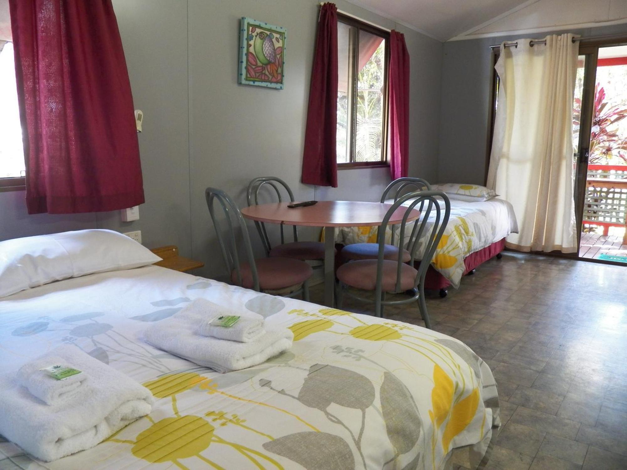 Lake Eacham Tourist Park & Cabins الغرفة الصورة