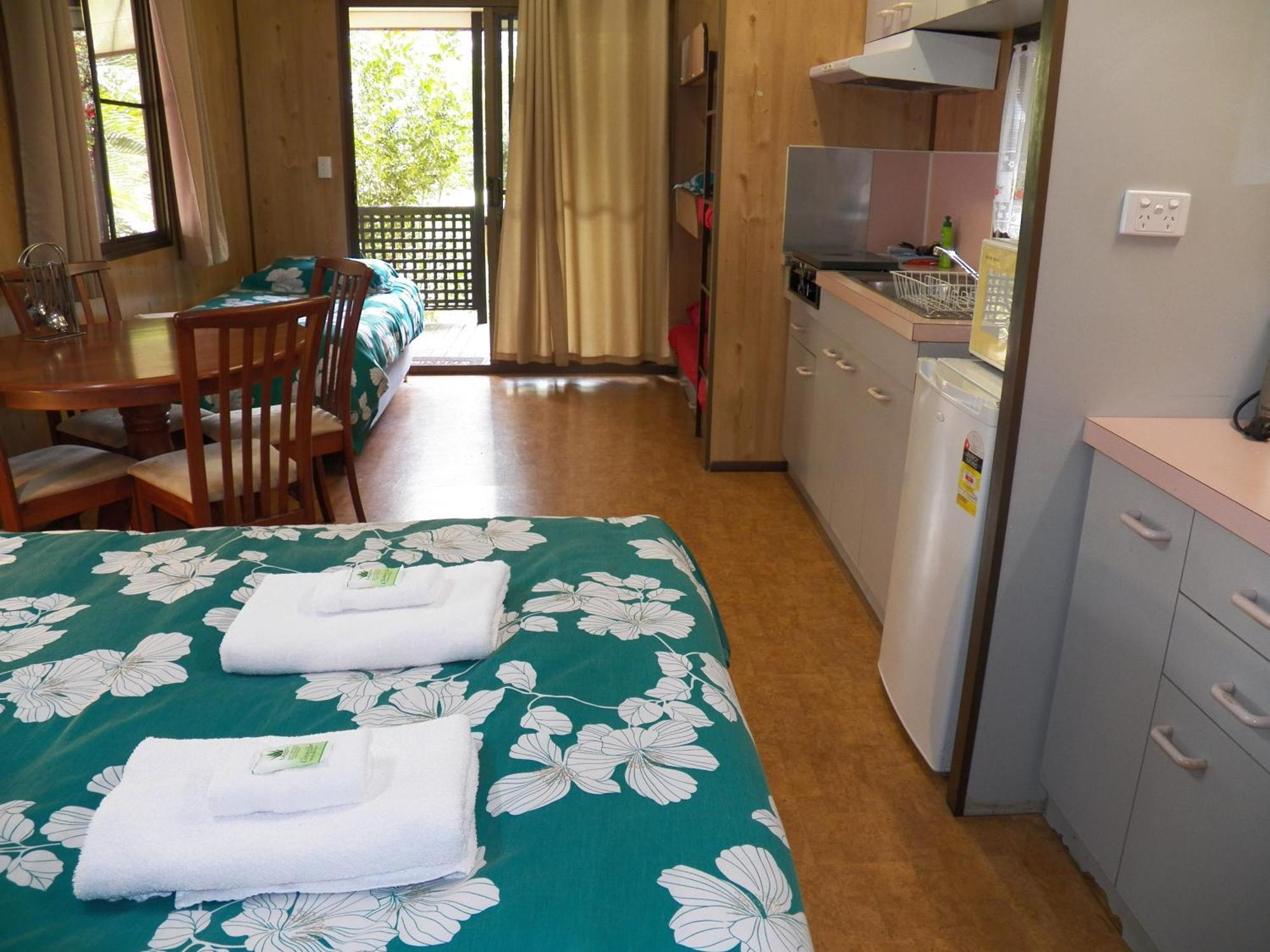 Lake Eacham Tourist Park & Cabins الغرفة الصورة
