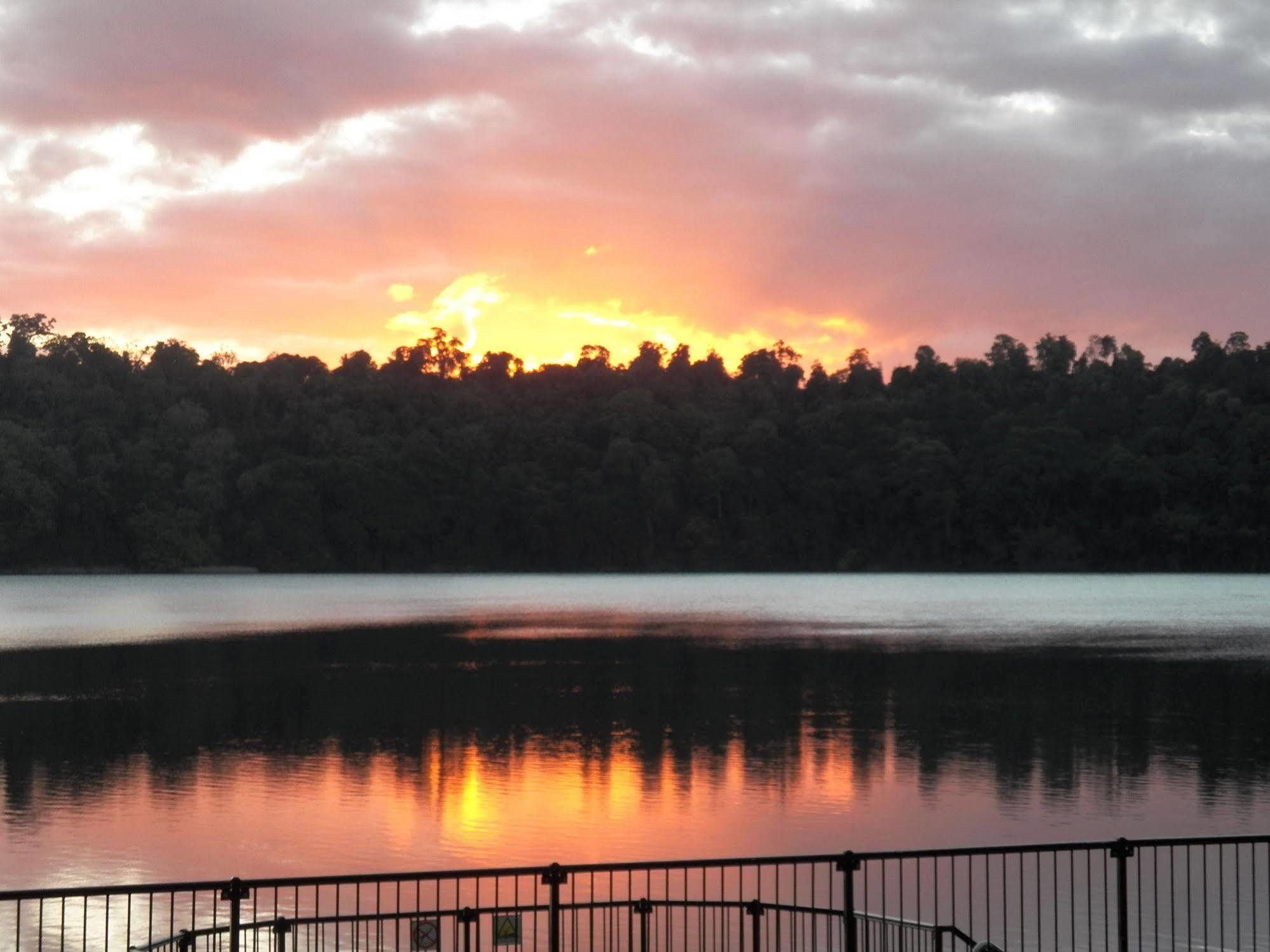 Lake Eacham Tourist Park & Cabins المظهر الخارجي الصورة